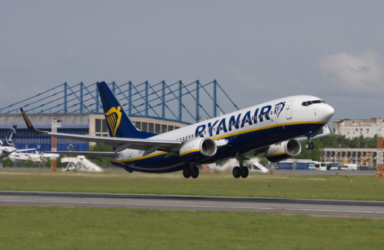 Ryanair vine cu surprize la zborurile din România în sezonul de iarnă 2021 – 2022