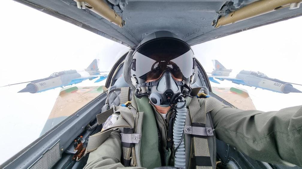 MIG-21 LanceR aterizează pentru ultima dată pe aerodromul Bazei Aeriene Boboc