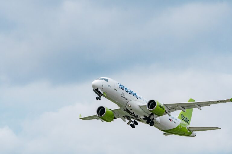 airBaltic comandă 10 noi aeronave Airbus A220-300 pentru o dezvoltare ulterioară