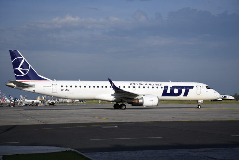 LOT Polish Airlines lansează o nouă rută către Bologna