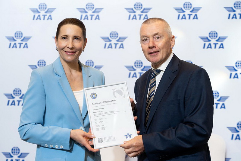 LOT Polish Airlines primește o certificare IATA la cea de a 81-a Adunare Generală Anuală din New Delhi