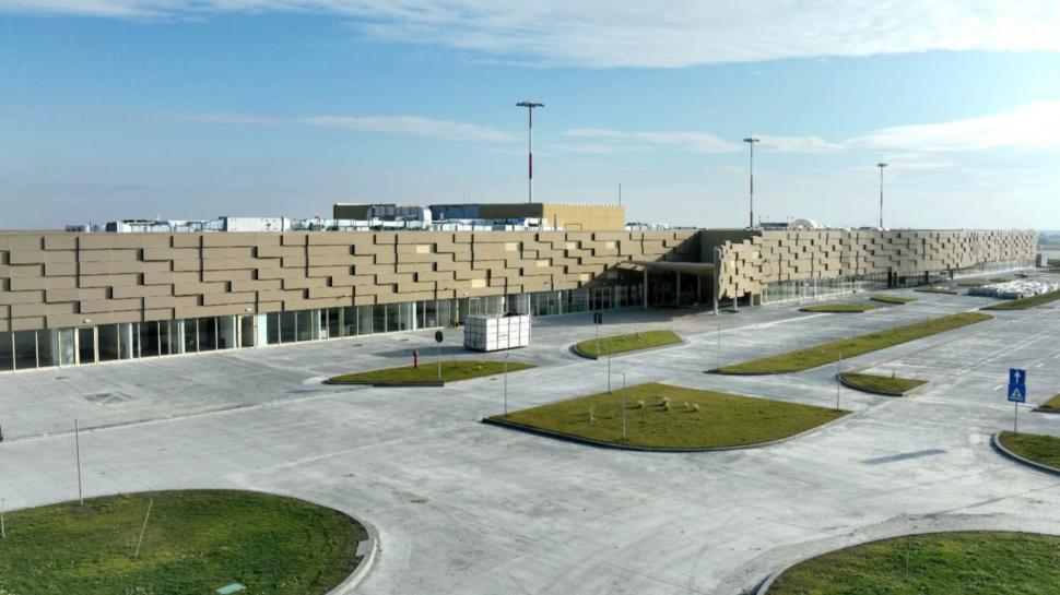 orasul-din-romania-unde-un-nou-terminal-de-pasageri-e-inaugurat-azi-apoi-aeroportul-se-inchide-34-de-ore-traficului-civil-cum-arata-1053989