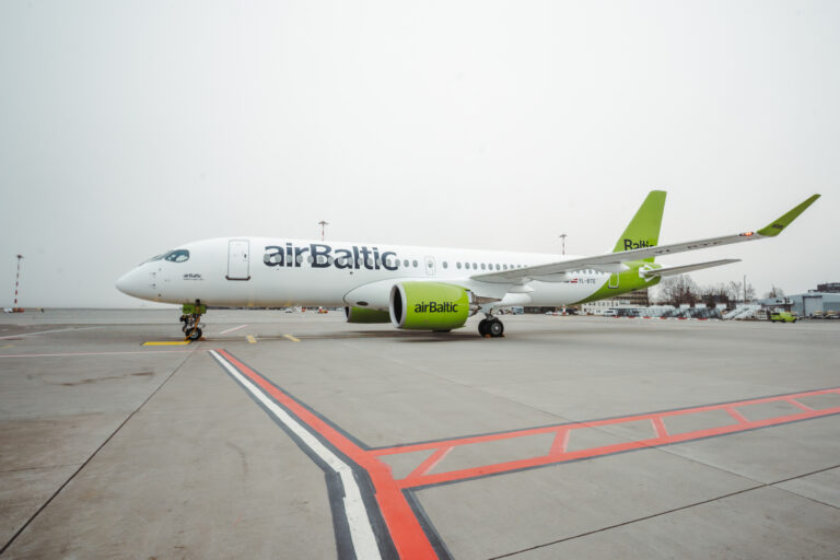 2026_04_01_airBaltic_Newest_A220-300_YL-BTE_1