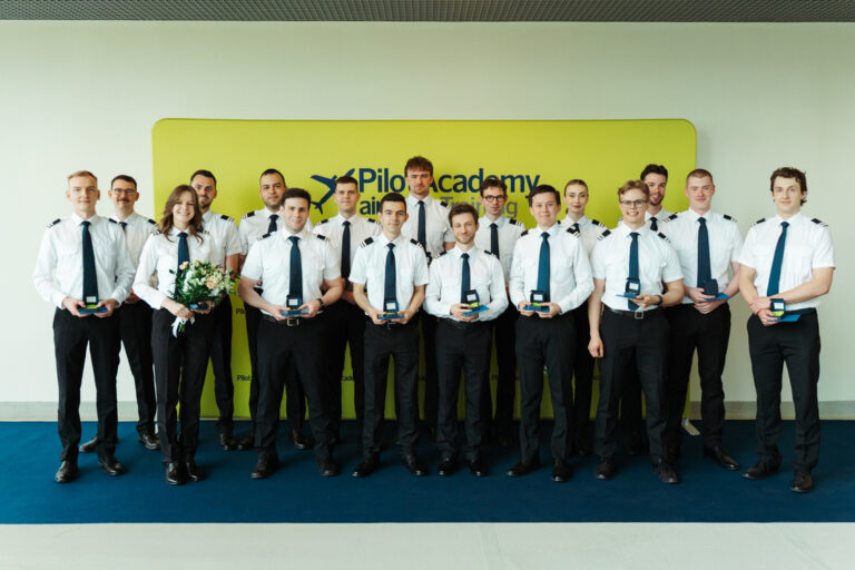 2026_05_22_airBaltic_Pilot_Academy_Graduation_1