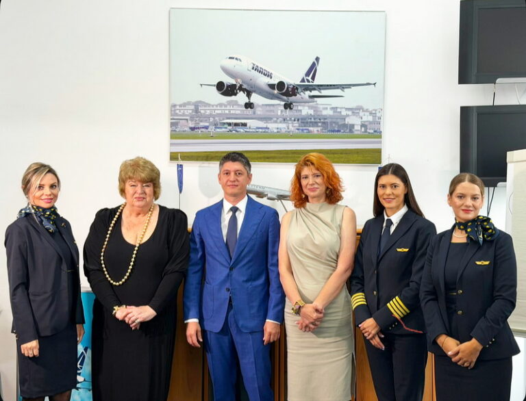 TAROM: A doua aeronavă Boeing 737 MAX va purta numele unui mare campion român